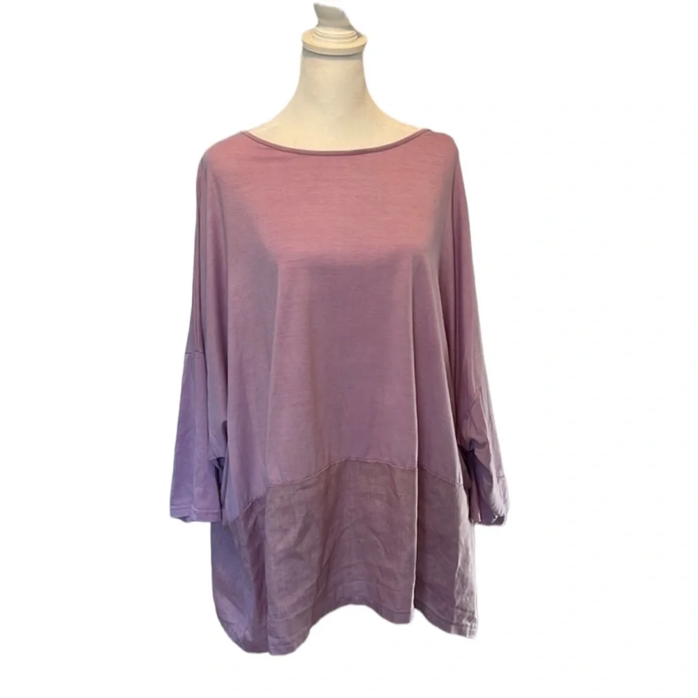 Lilac cotton jersey with linen hem tunic top. Scoop neck. Size XL